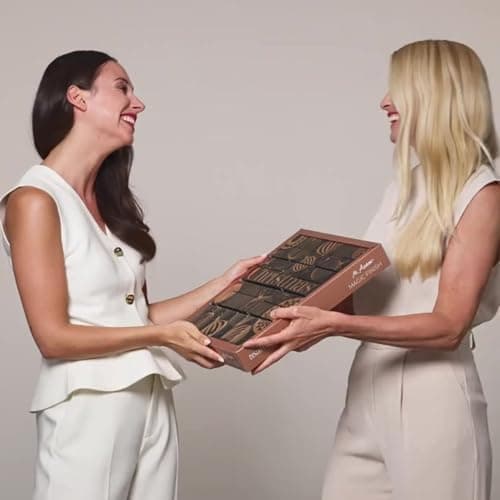 M. Asam MAGIC FINISH Adventskalender 2025 - 24 Beauty-Überraschungen im Wert von 212 € für Frauen am Weihnachtsmarkt