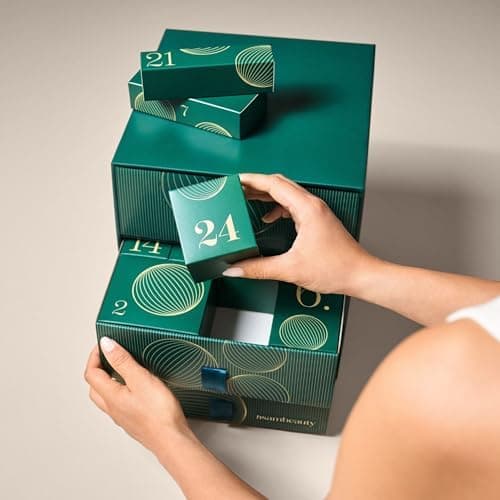 M. Asam MAGIC FINISH Adventskalender 2025 - 24 Beauty-Überraschungen im Wert von 212 € für Frauen am Weihnachtsmarkt