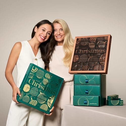 M. Asam MAGIC FINISH Adventskalender 2025 - 24 Beauty-Überraschungen im Wert von 212 € für Frauen am Weihnachtsmarkt